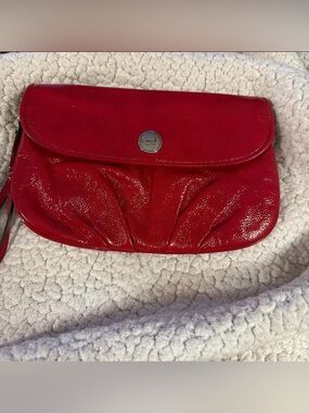 Coach Red Patent Leather Wristlet Clutch ❤️